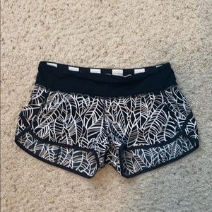 Lululemon White/Black Floral Run Speed Short